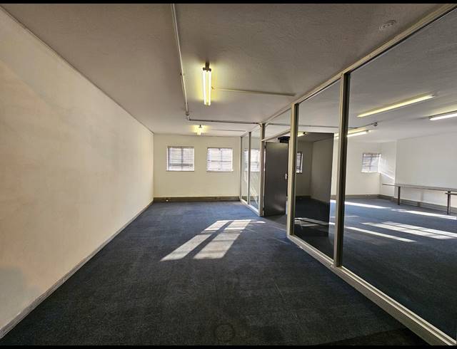 430M² WAREHOUSE TO LET IN LINBRO PARK